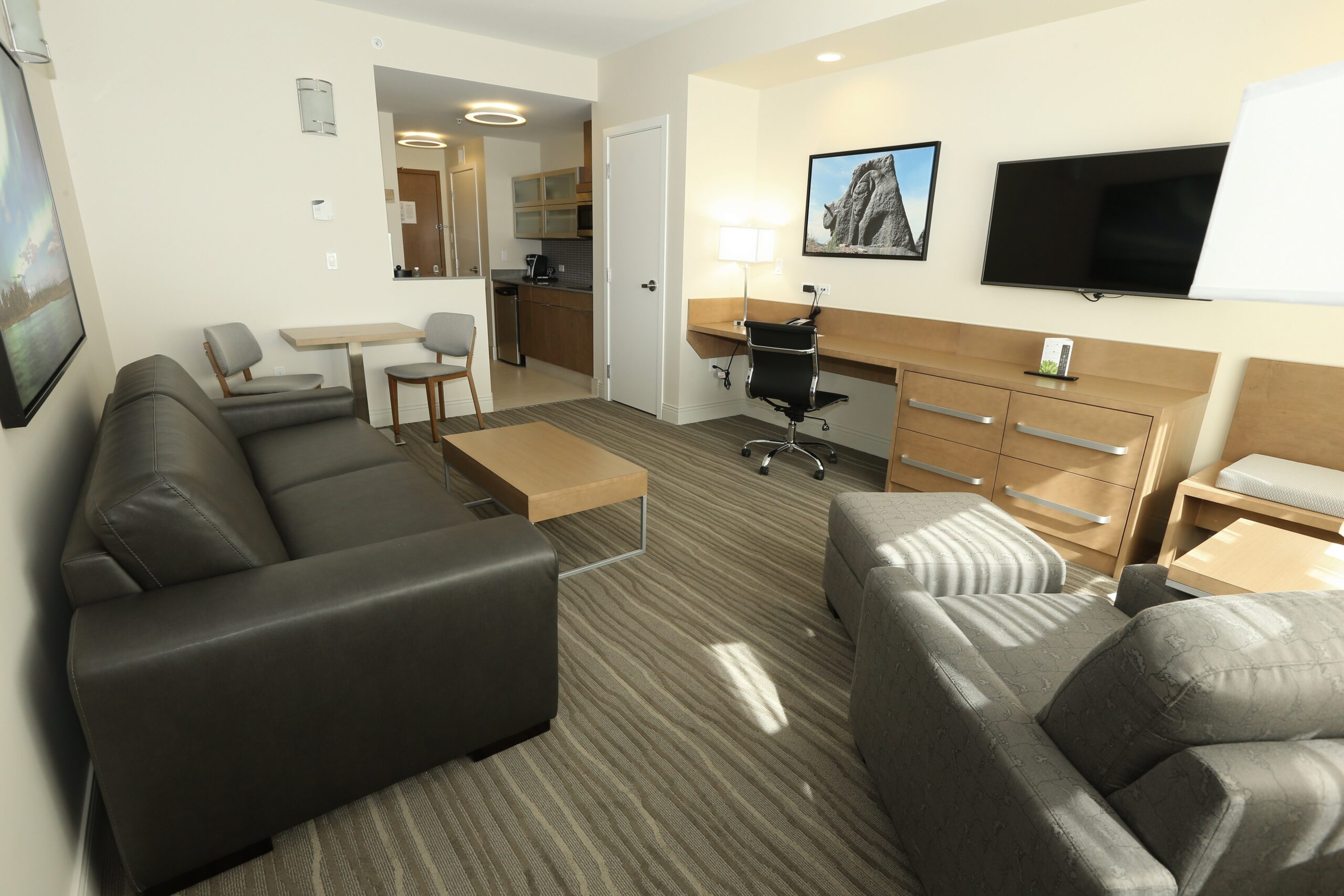 kingsuite1.original